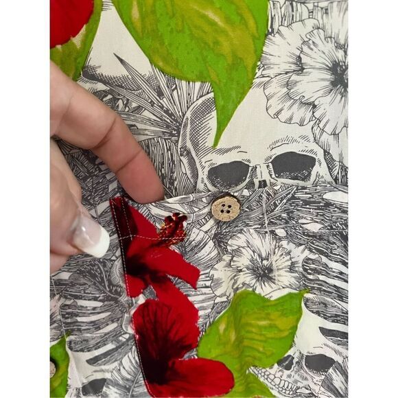 Junction West Men’s Button Down Shirt Sz L Skulls Hawaiian Short Sleeve - Picture 3 of 9